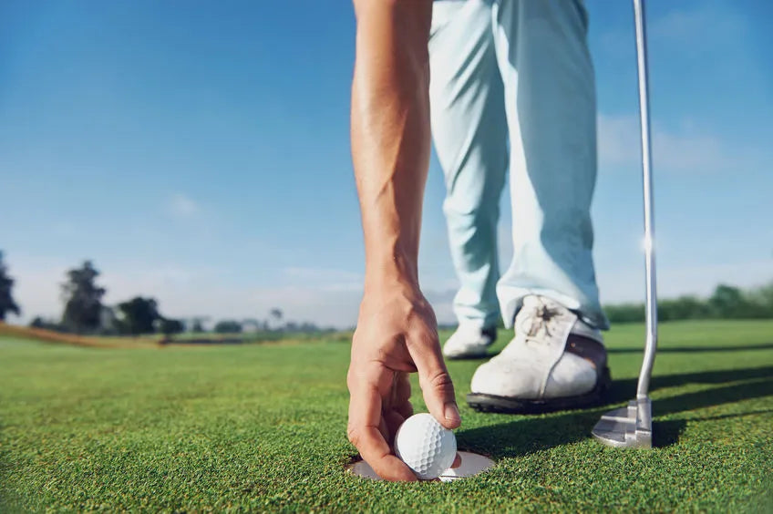 Thoughtful Christmas golf gift ideas for your stepdad